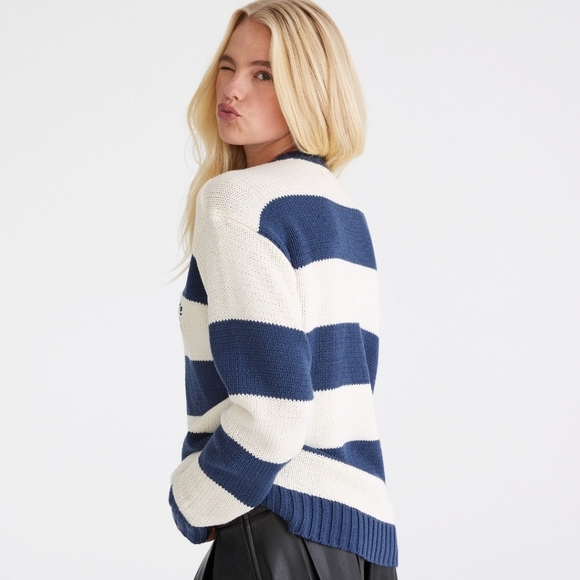 Aeropostale Oversized Striped "Amore" Heart Sweater Sz Small - Picture 8 of 8